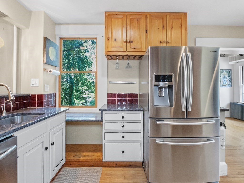 Waltham, Massachusetts, 02453, United States, 6 Bedrooms Bedrooms, ,3 BathroomsBathrooms,Residential,For Sale,1892222