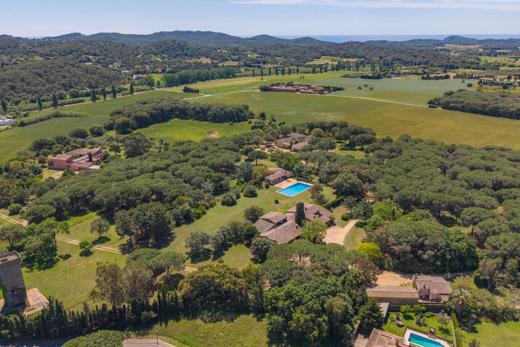  Historic finca with medieval tower and private gardens in Mont-ràs - 物件實景