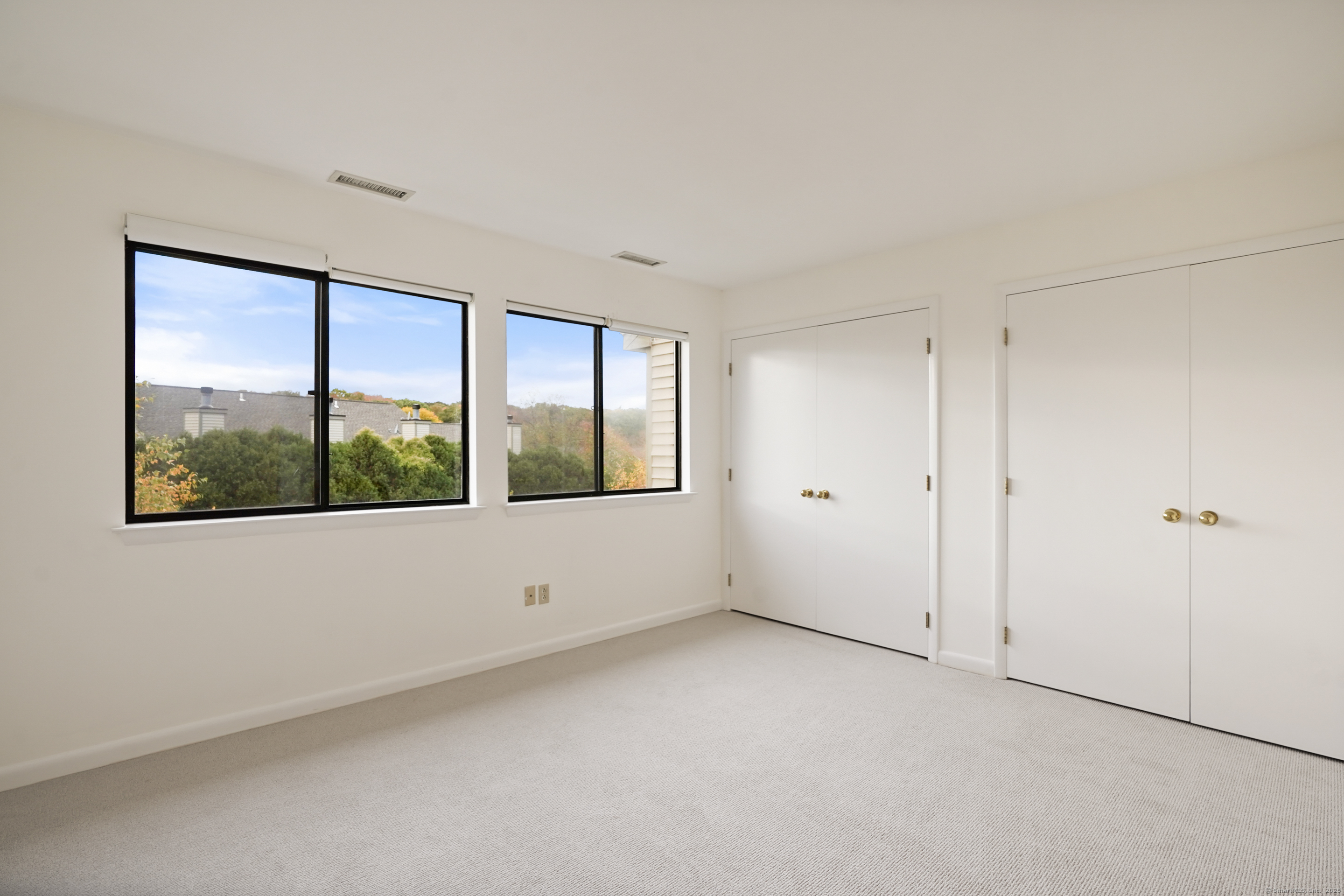 Stamford, Connecticut, 06905, United States, 2 Bedrooms Bedrooms, ,3 BathroomsBathrooms,Residential,For Sale,1997039