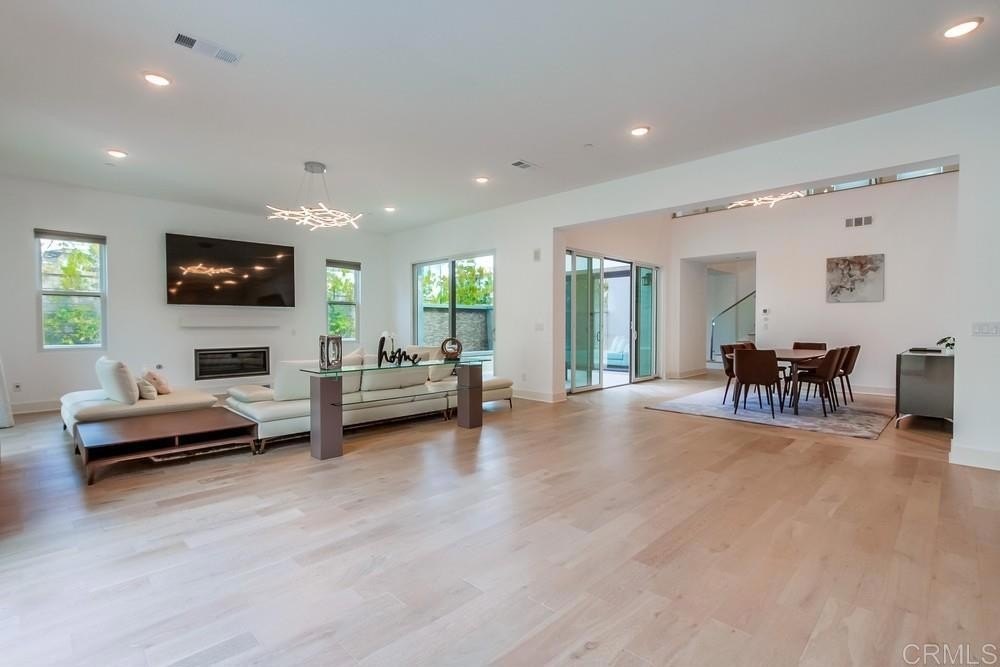 San Diego, California, 92130, United States, 5 Bedrooms Bedrooms, ,5 BathroomsBathrooms,Residential,For Sale,1905990