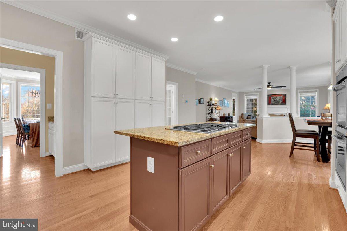 Hamilton, Virginia, 20158, United States, 4 Bedrooms Bedrooms, ,5 BathroomsBathrooms,Residential,For Sale,1987096