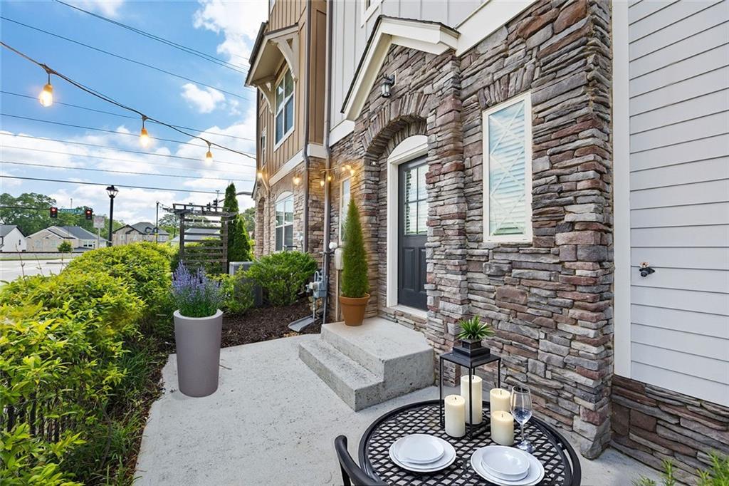 Smyrna, Georgia, 30080, United States, 3 Bedrooms Bedrooms, ,4 BathroomsBathrooms,Residential,For Sale,1998879