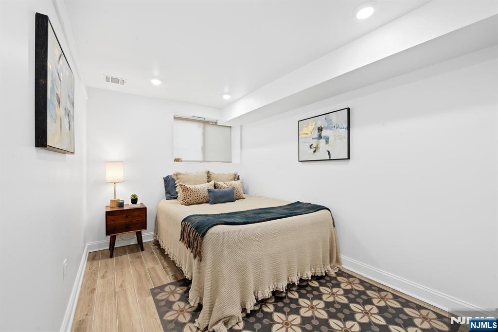 Jersey City, New Jersey, 07307, United States, 3 Bedrooms Bedrooms, ,3 BathroomsBathrooms,Residential,For Sale,1966412