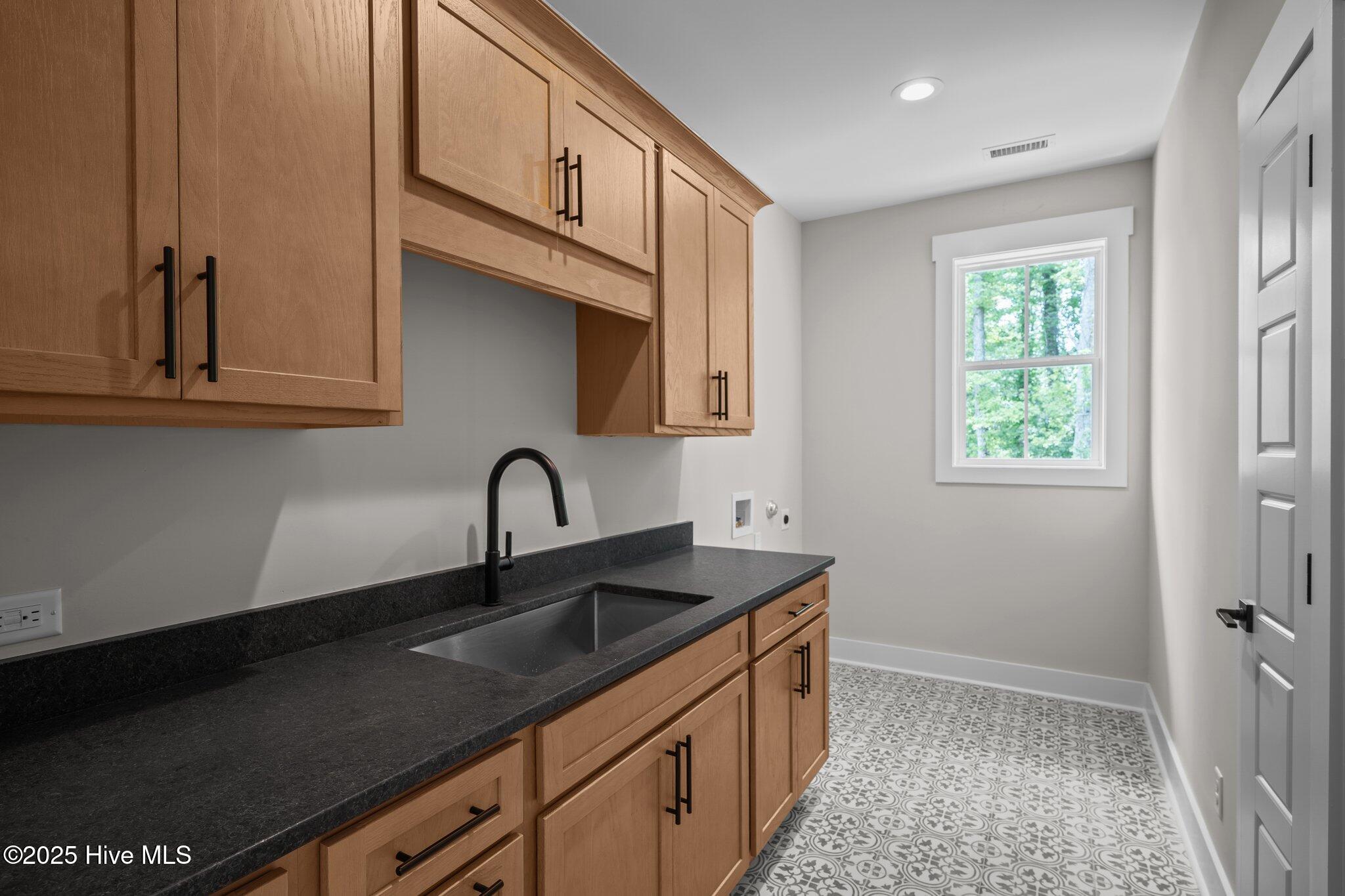 Wilmington, North Carolina, 28411, United States, 4 Bedrooms Bedrooms, ,4 BathroomsBathrooms,Residential,For Sale,1979455