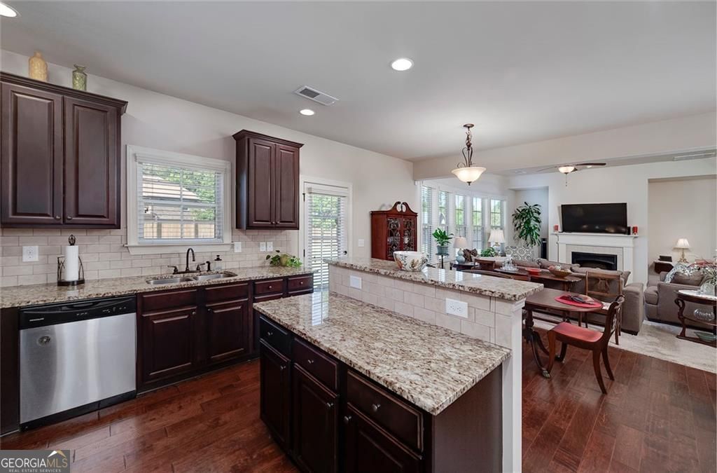 Locust Grove, Georgia, 30248, United States, 5 Bedrooms Bedrooms, ,5 BathroomsBathrooms,Residential,For Sale,1967272