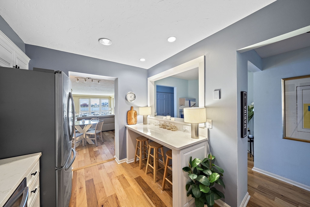 Quincy, Massachusetts, 02171, United States, 2 Bedrooms Bedrooms, ,2 BathroomsBathrooms,Residential,For Sale,2009076