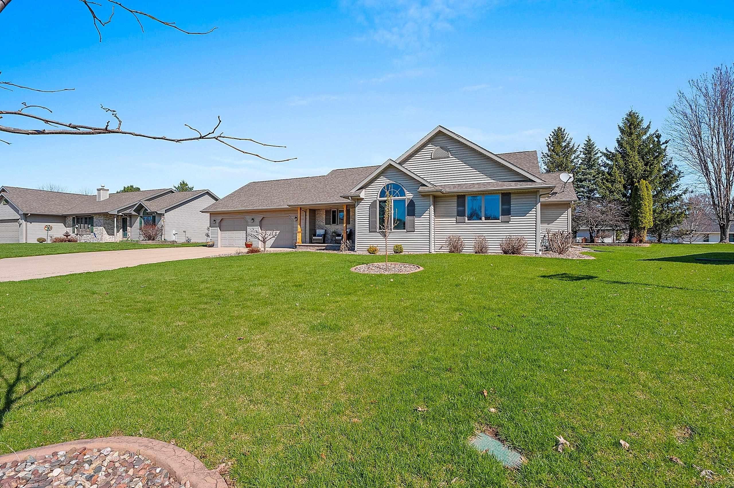 GREEN BAY, Wisconsin, 54313, United States, 4 Bedrooms Bedrooms, ,4 BathroomsBathrooms,Residential,For Sale,2048613