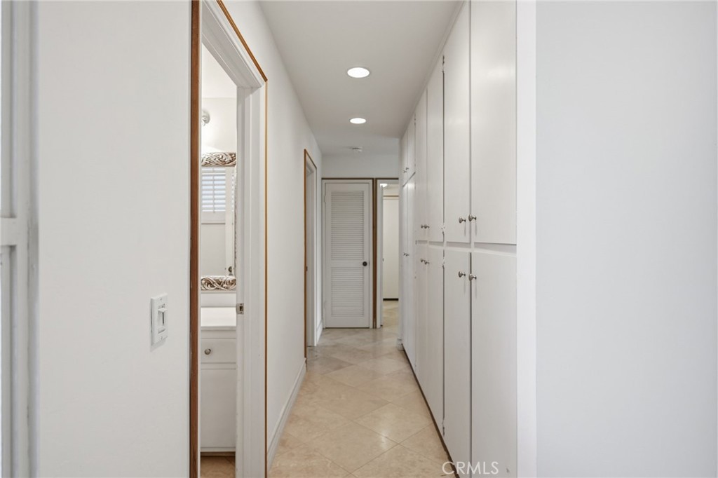 Newport Beach, California, 92660, United States, 2 Bedrooms Bedrooms, ,2 BathroomsBathrooms,Residential,For Sale,1988244