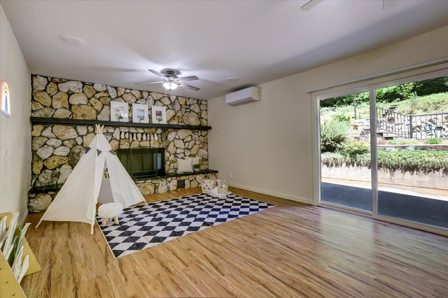 Nevada City, California, 95959, United States, 3 Bedrooms Bedrooms, ,3 BathroomsBathrooms,Residential,For Sale,1858077