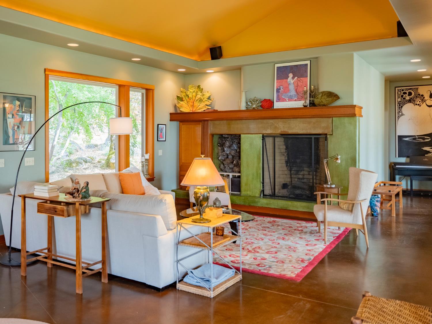 Nevada City, California, 95959, United States, 3 Bedrooms Bedrooms, ,3 BathroomsBathrooms,Residential,For Sale,1987910