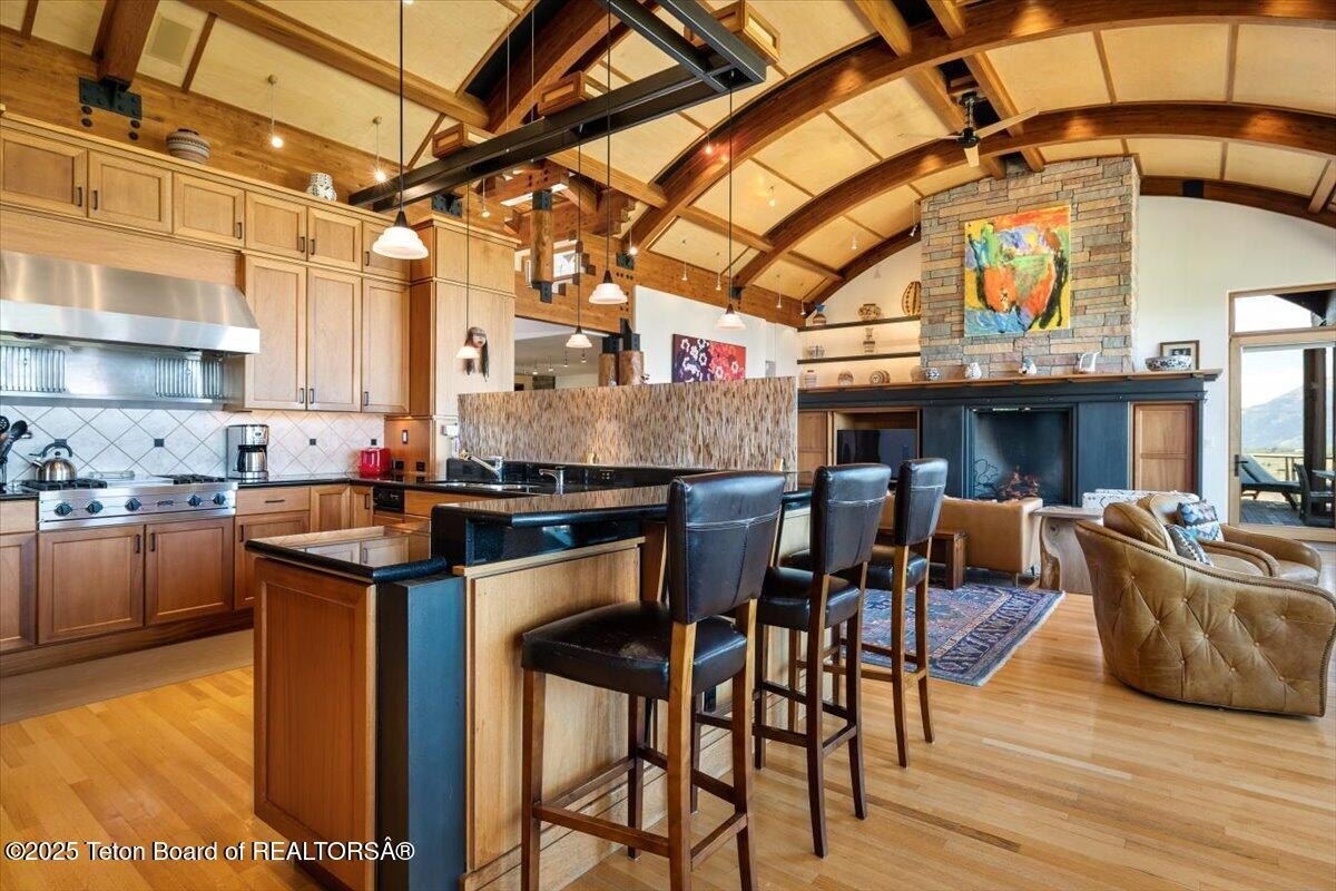 Jackson, Wyoming, 83001, United States, 4 Bedrooms Bedrooms, ,5 BathroomsBathrooms,Residential,For Sale,1851066