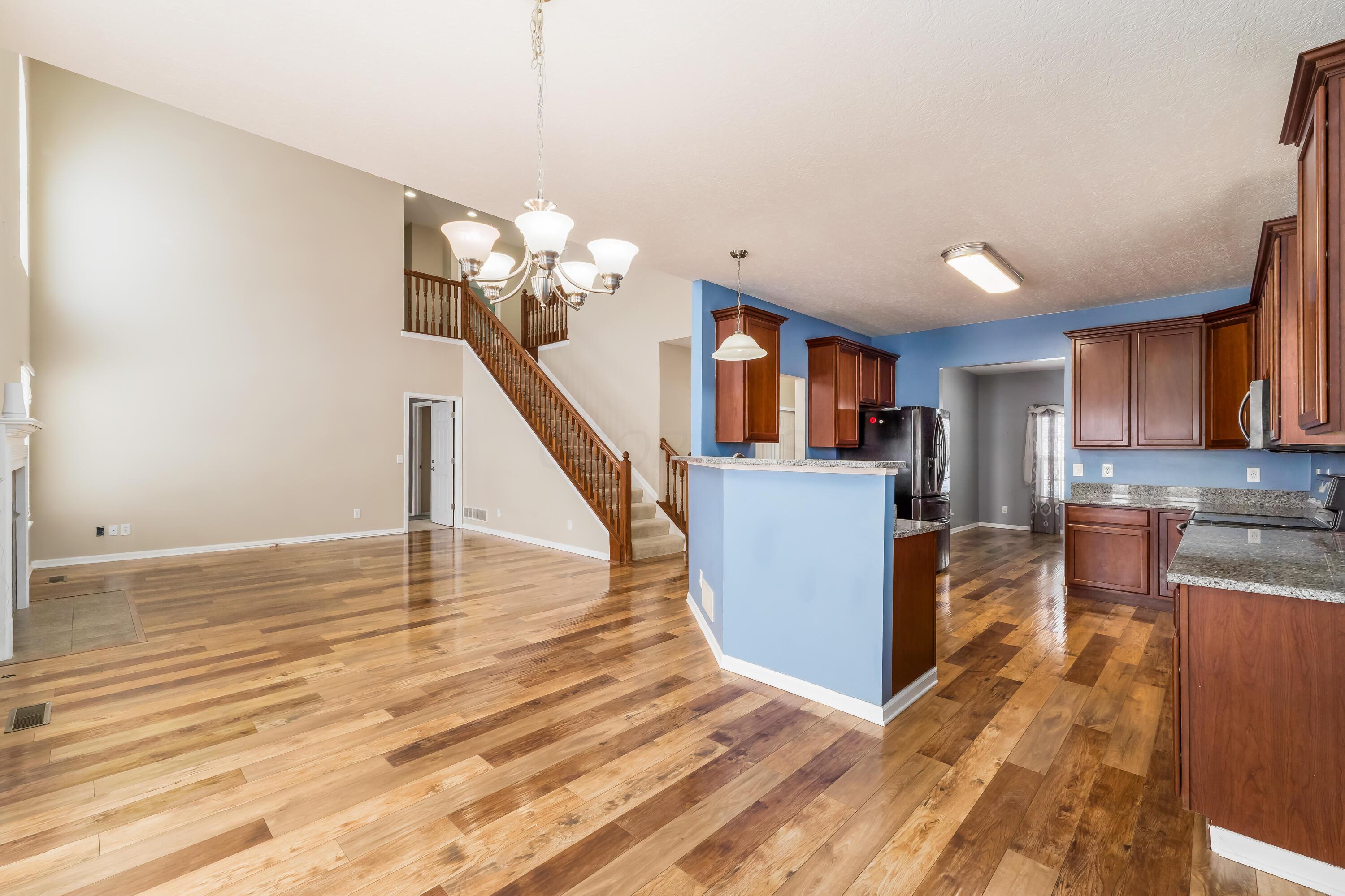 Granville, Ohio, 43023, United States, 5 Bedrooms Bedrooms, ,4 BathroomsBathrooms,Residential,For Sale,2003163