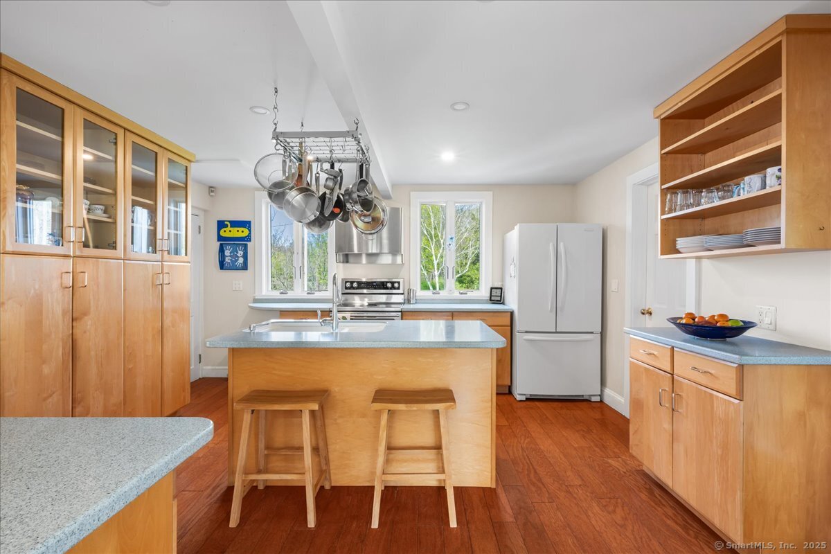 Stonington, Connecticut, 06379, United States, 3 Bedrooms Bedrooms, ,3 BathroomsBathrooms,Residential,For Sale,1830506