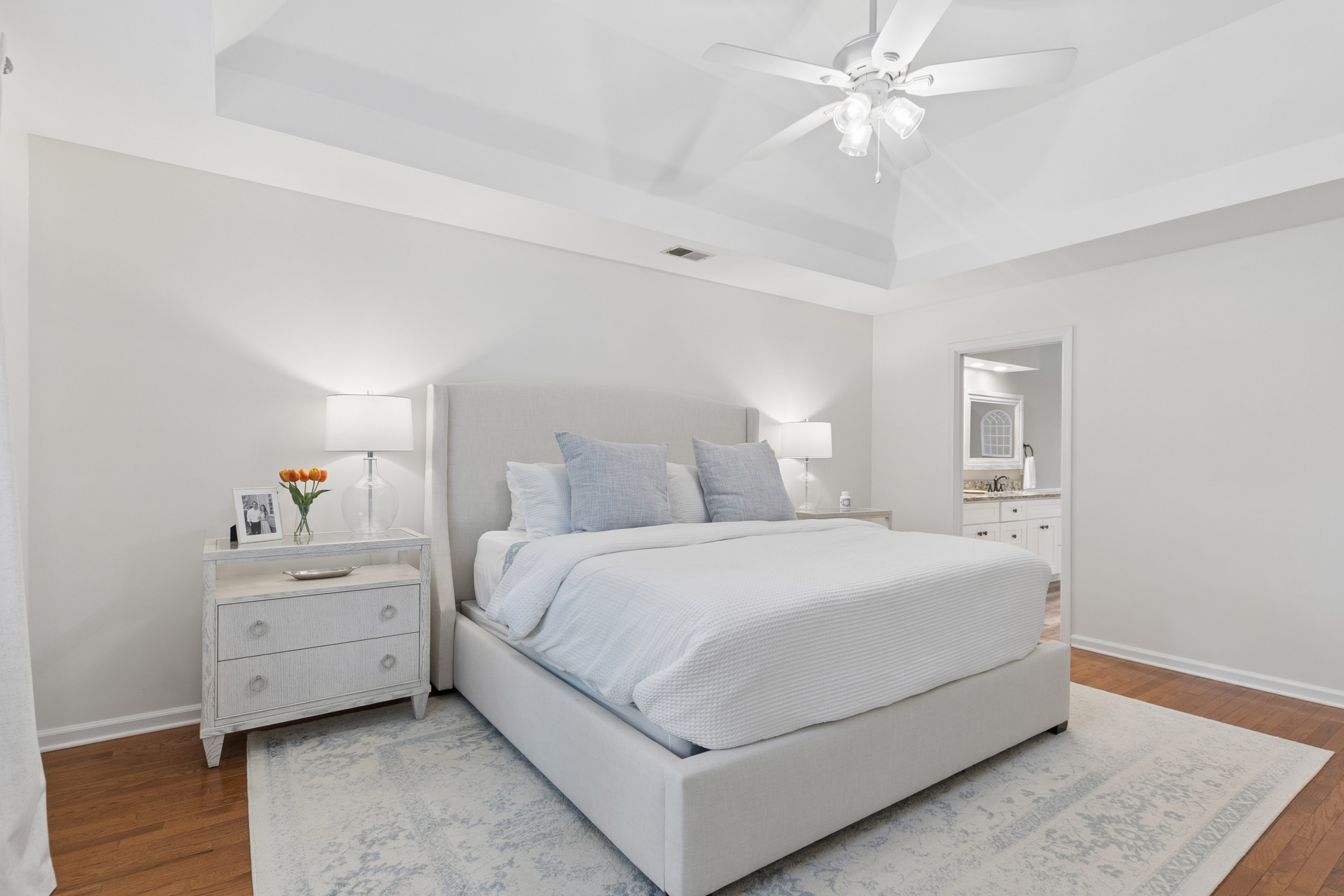  Beautifully Updated Home Blends Timeless Style with Elevated Designer Finishes - 物件實景