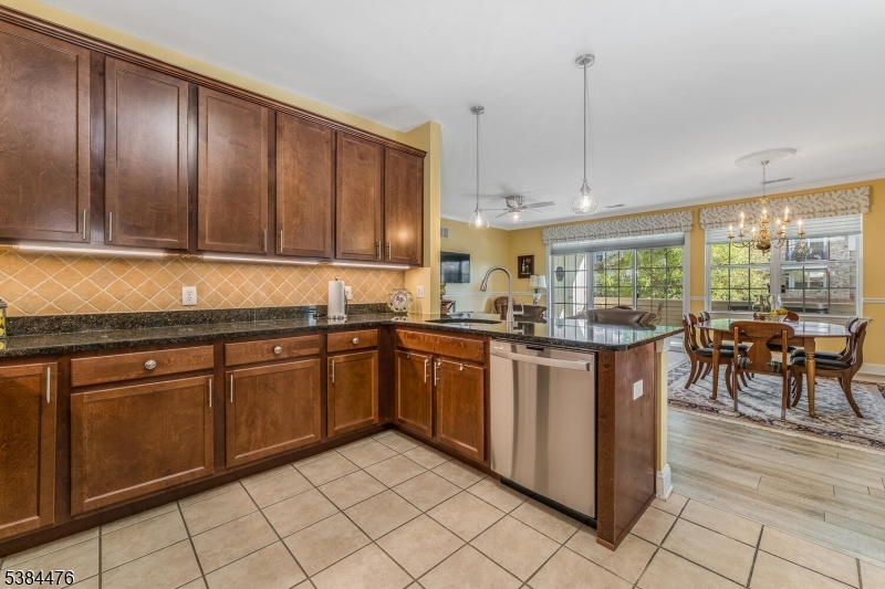 Franklin Twp., New Jersey, 08873, United States, 2 Bedrooms Bedrooms, ,2 BathroomsBathrooms,Residential,For Sale,1950649
