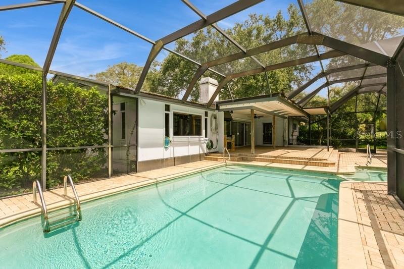 Dunedin, Florida, 34698, United States, 3 Bedrooms Bedrooms, ,2 BathroomsBathrooms,Residential,For Sale,1857306