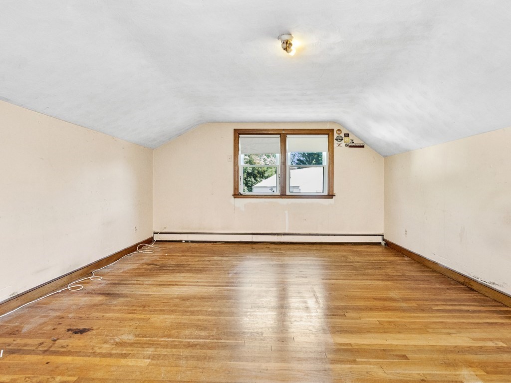 Waltham, Massachusetts, 02452, United States, 4 Bedrooms Bedrooms, ,2 BathroomsBathrooms,Residential,For Sale,1939340