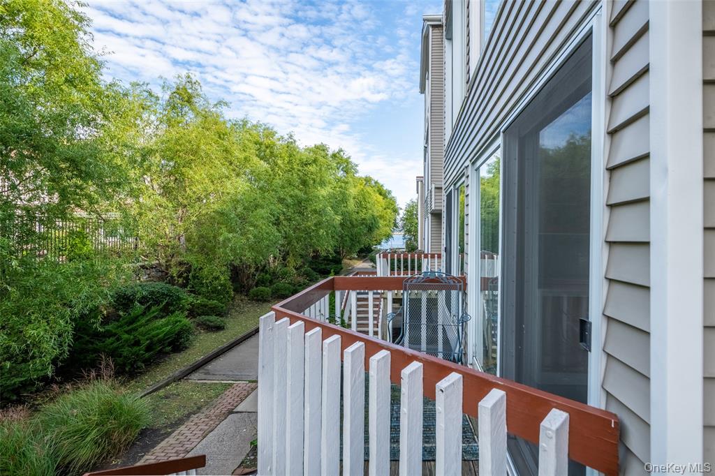 Bronx, New York, 10464, United States, 2 Bedrooms Bedrooms, ,2 BathroomsBathrooms,Residential,For Sale,1981107