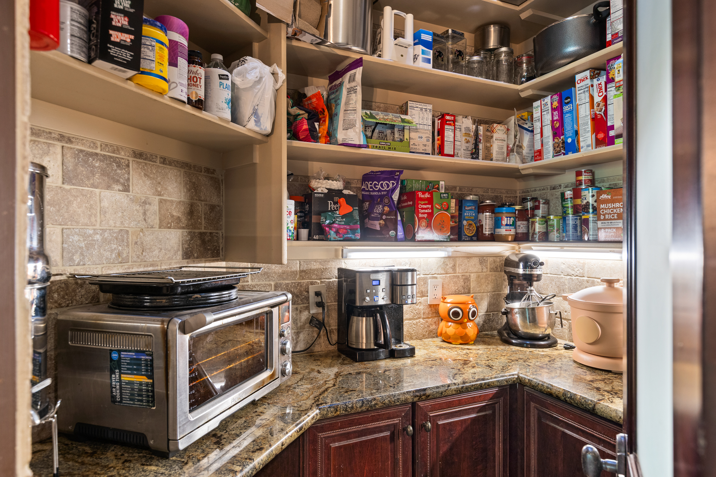 Tempe, Arizona, 85284, United States, 5 Bedrooms Bedrooms, ,3 BathroomsBathrooms,Residential,For Sale,1989924