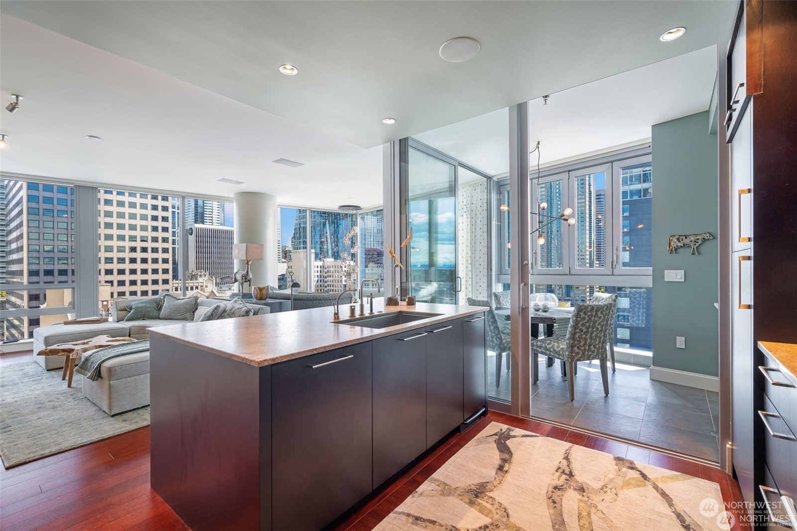 Seattle, Washington, 98101, United States, 2 Bedrooms Bedrooms, ,2 BathroomsBathrooms,Residential,For Sale,1699073