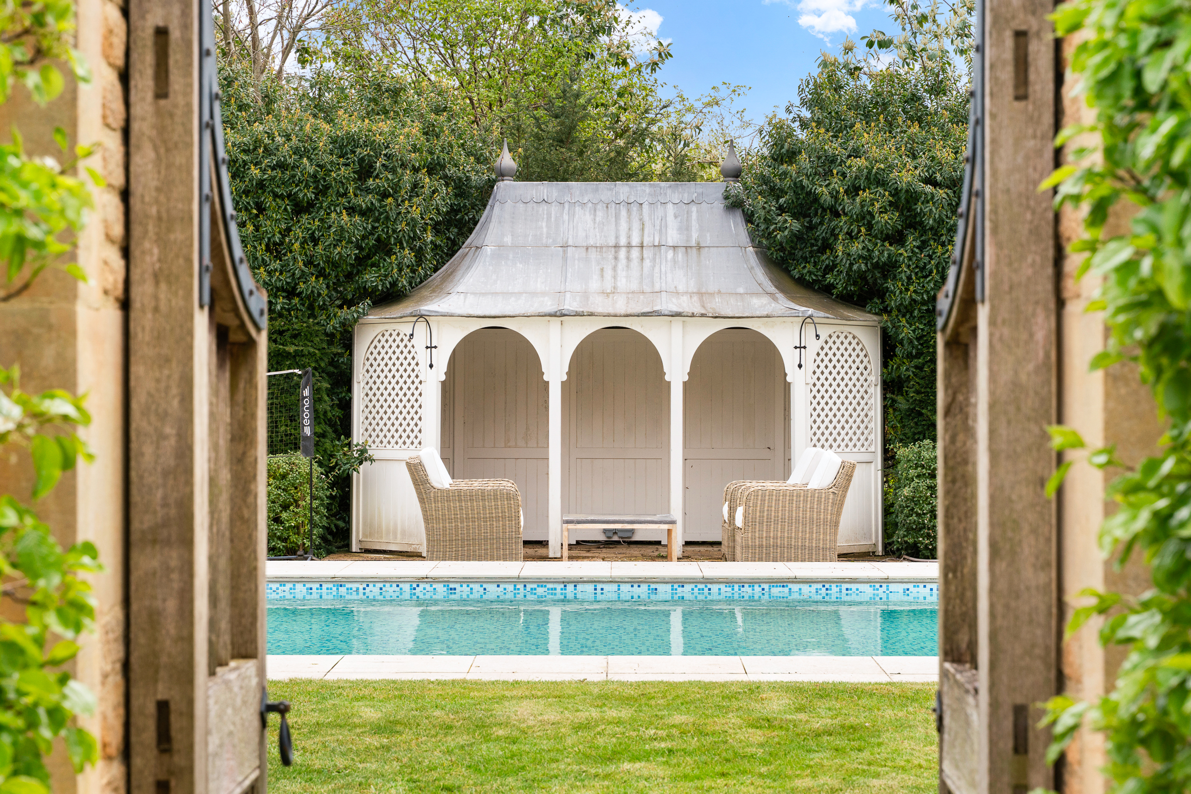  A Complete Cotswold Estate in One of Gloucestershire