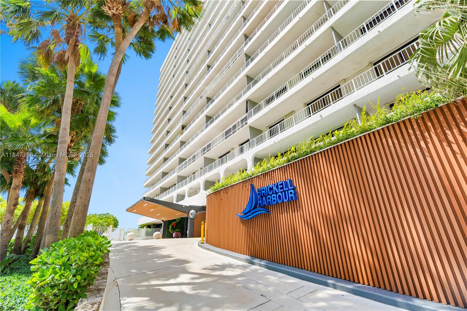 Miami, Florida, 33129, United States, 2 Bedrooms Bedrooms, ,2 BathroomsBathrooms,Residential,For Sale,1900950