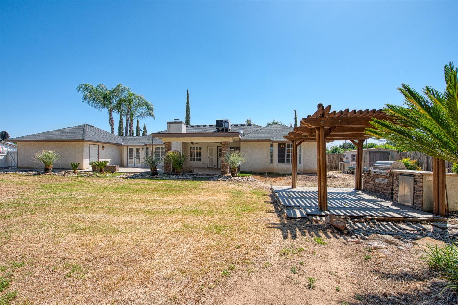 Fresno, California, 93722, United States, 3 Bedrooms Bedrooms, ,2 BathroomsBathrooms,Residential,For Sale,2039755