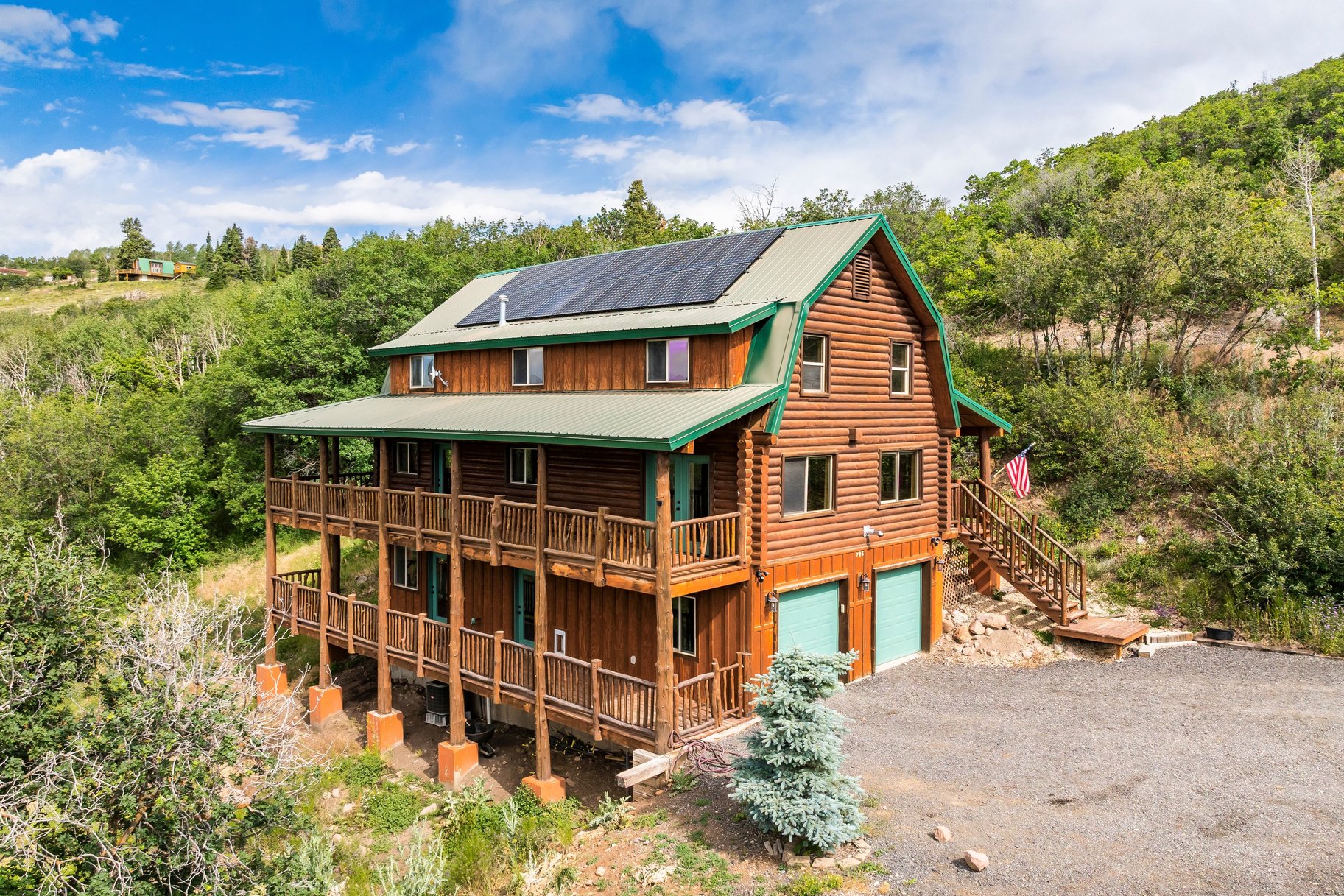  Large Cabin on 1.1 Acres with Scenic Mountain Views - 物件實景