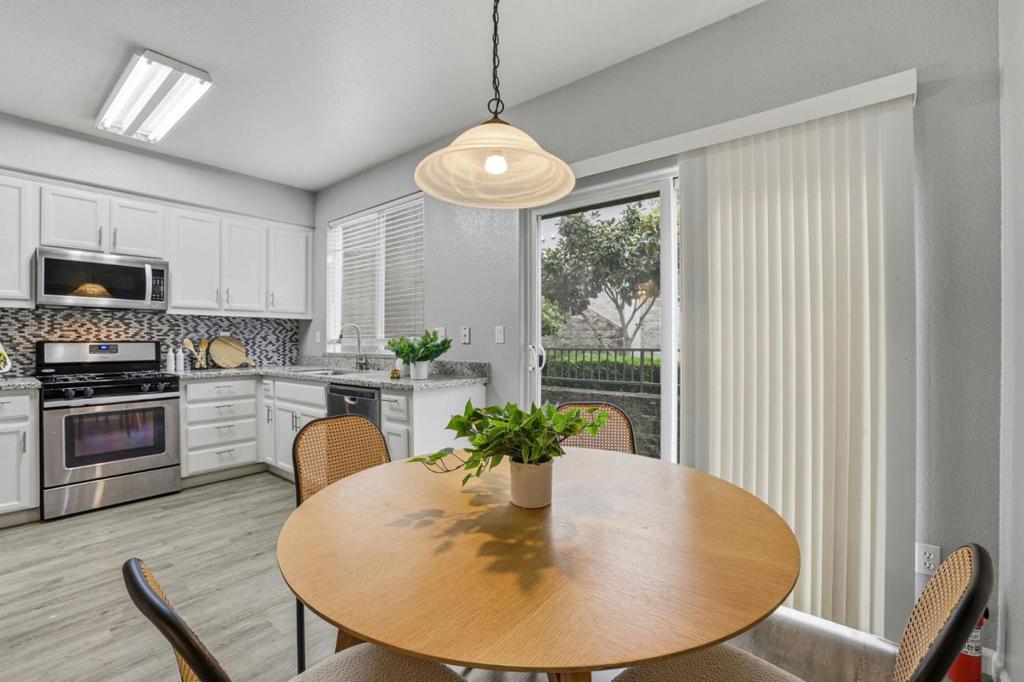 San Jose, California, 95136, United States, 2 Bedrooms Bedrooms, ,3 BathroomsBathrooms,Residential,For Sale,1987306