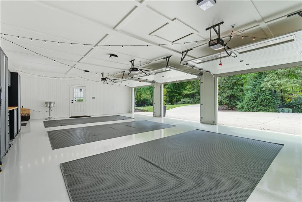 Alpharetta, Georgia, 30005, United States, 4 Bedrooms Bedrooms, ,6 BathroomsBathrooms,Residential,For Sale,1983404