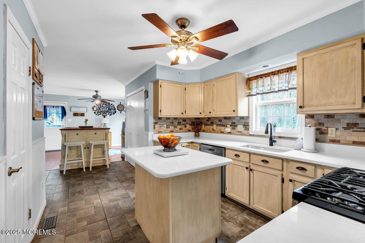 Howell, New Jersey, 07731, United States, 3 Bedrooms Bedrooms, ,3 BathroomsBathrooms,Residential,For Sale,2000438