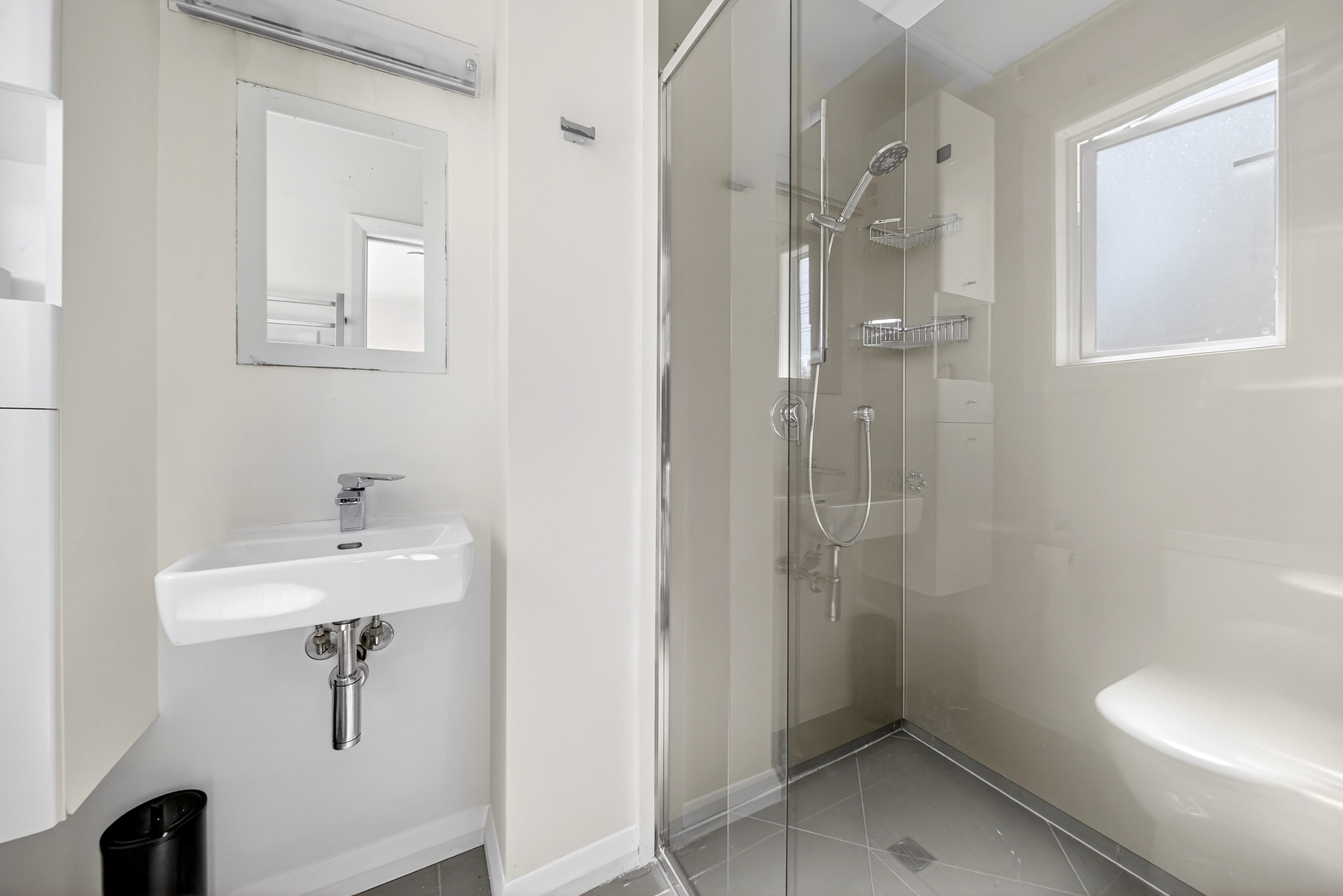  Family Living with Poolside Entertaining - 物件實景