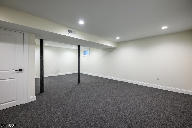 Clifton City, New Jersey, 07014, United States, 5 Bedrooms Bedrooms, ,4 BathroomsBathrooms,Residential,For Sale,2000653