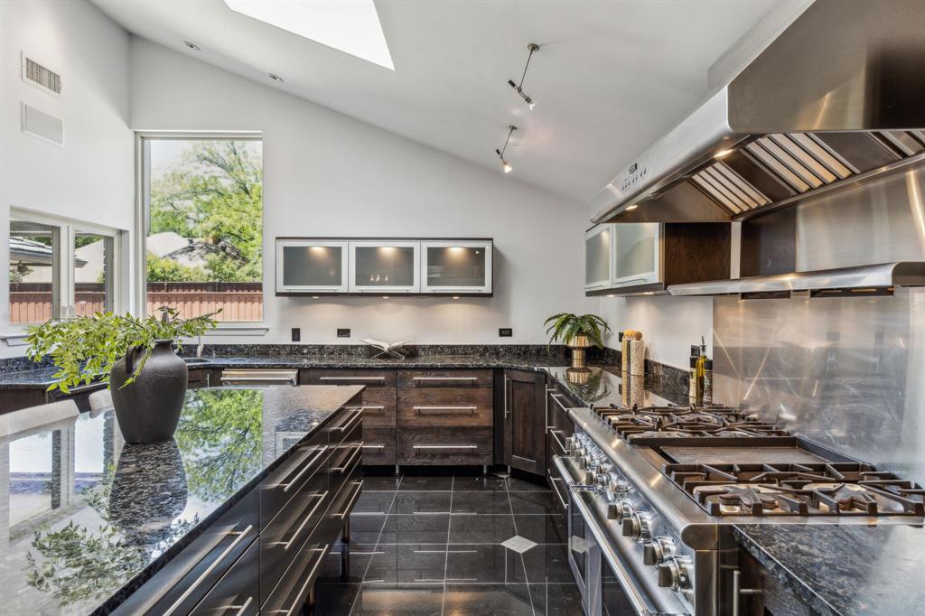 Dallas, Texas, 75229, United States, 5 Bedrooms Bedrooms, ,7 BathroomsBathrooms,Residential,For Sale,1821144