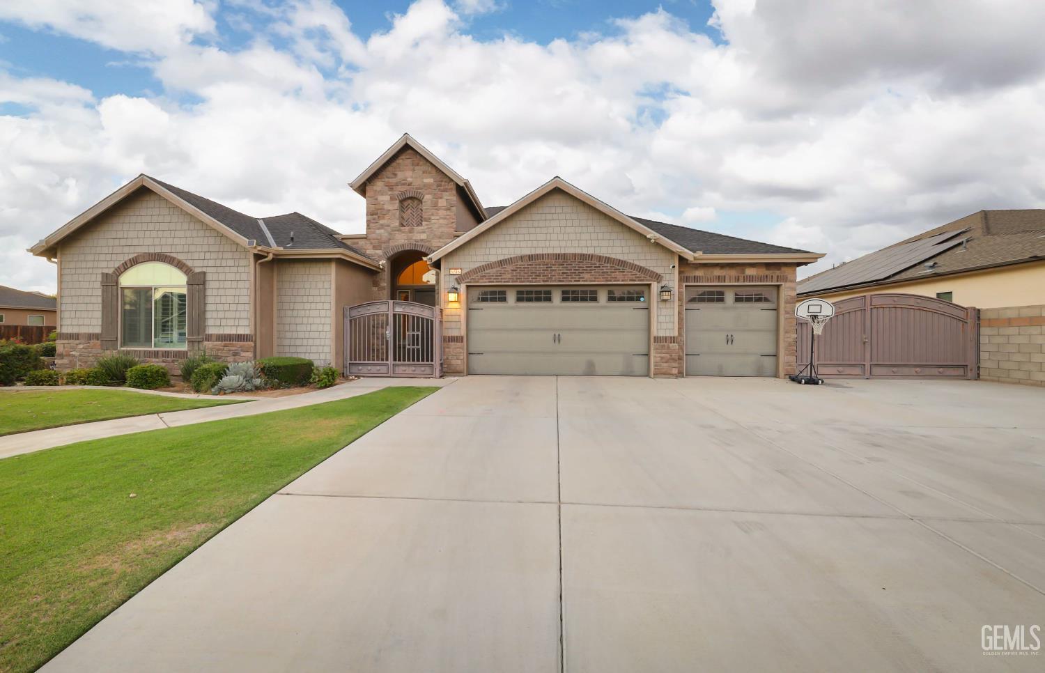 Bakersfield, California, 93314, United States, 4 Bedrooms Bedrooms, ,4 BathroomsBathrooms,Residential,For Sale,2010376