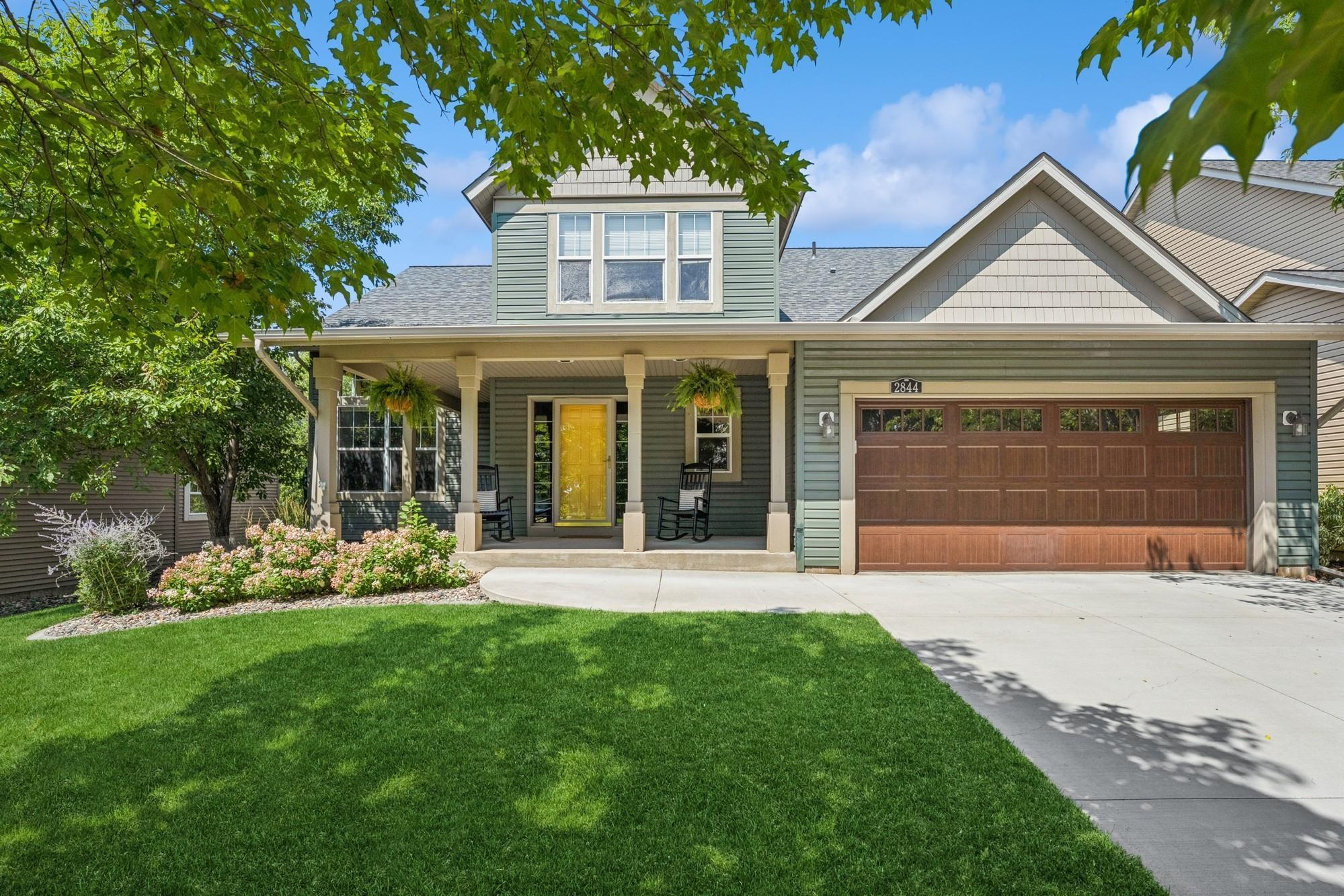 Woodbury, Minnesota, 55129, United States, 5 Bedrooms Bedrooms, ,3 BathroomsBathrooms,Residential,For Sale,1917665
