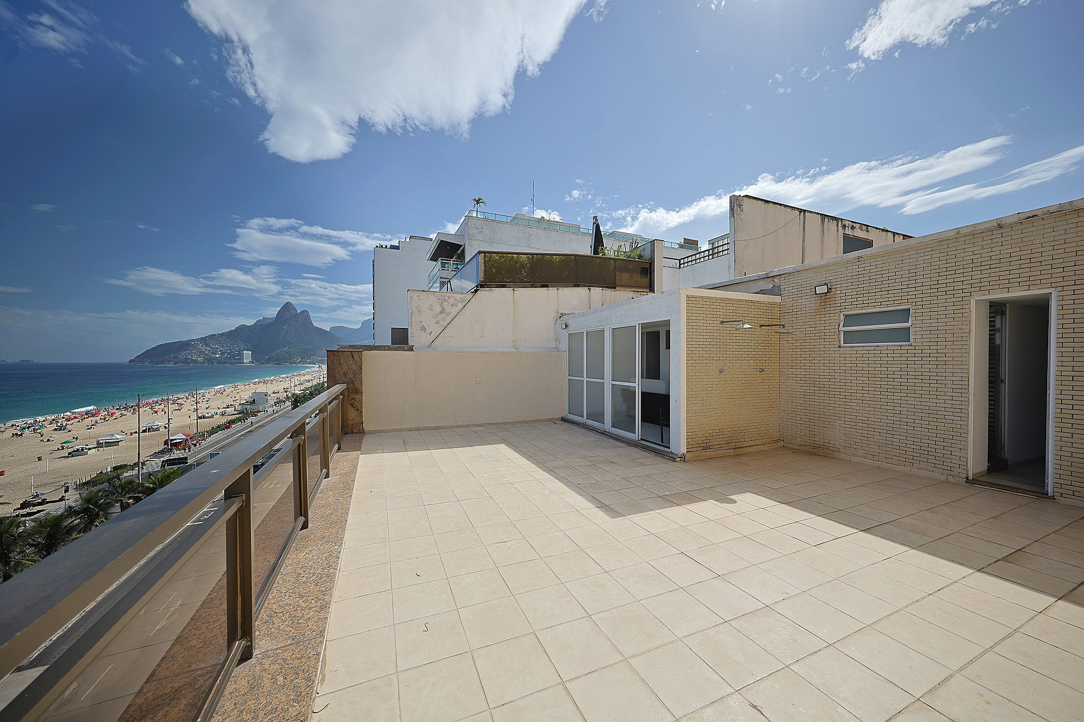  Apartment with direct ocean views in a building with amenities - 物件實景