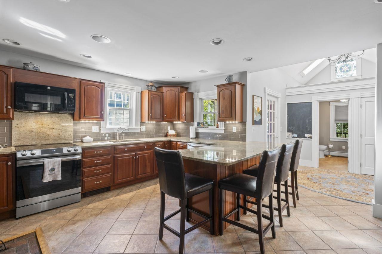 Barrington, New Hampshire, 03825, United States, 4 Bedrooms Bedrooms, ,3 BathroomsBathrooms,Residential,For Sale,1984390