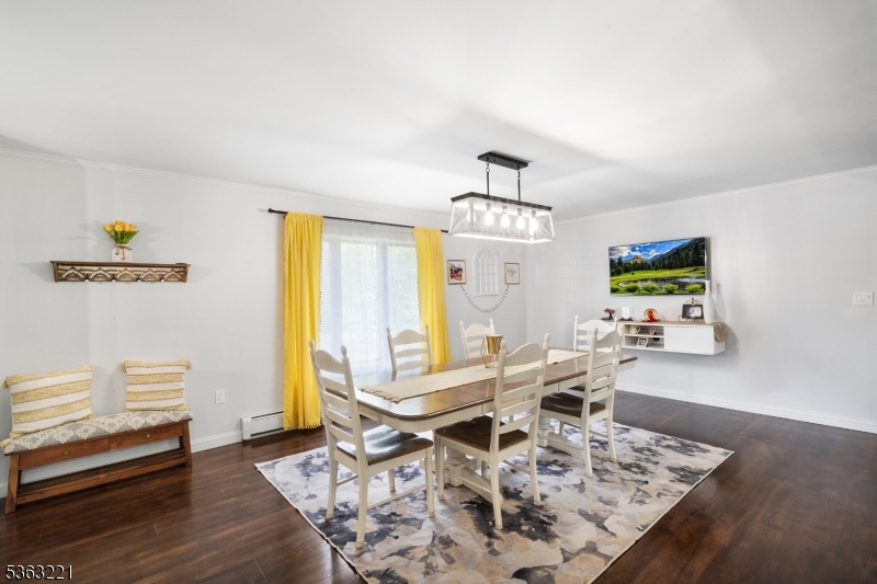 Hampton Twp., New Jersey, 07860, United States, 5 Bedrooms Bedrooms, ,3 BathroomsBathrooms,Residential,For Sale,1847031