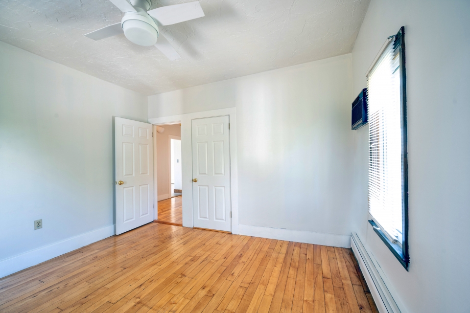 Hull, Massachusetts, 02045, United States, 6 Bedrooms Bedrooms, ,3 BathroomsBathrooms,Residential,For Sale,1978690