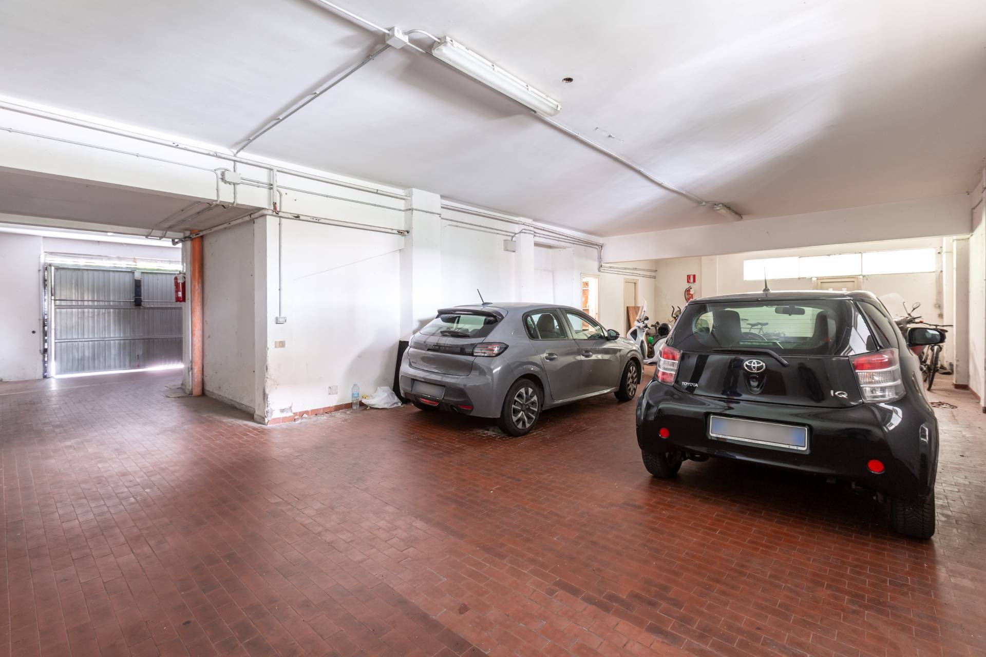 Roma, Roma, 00100, IT, 4 Bedrooms Bedrooms, ,4 BathroomsBathrooms,Residential,For Sale,1992075