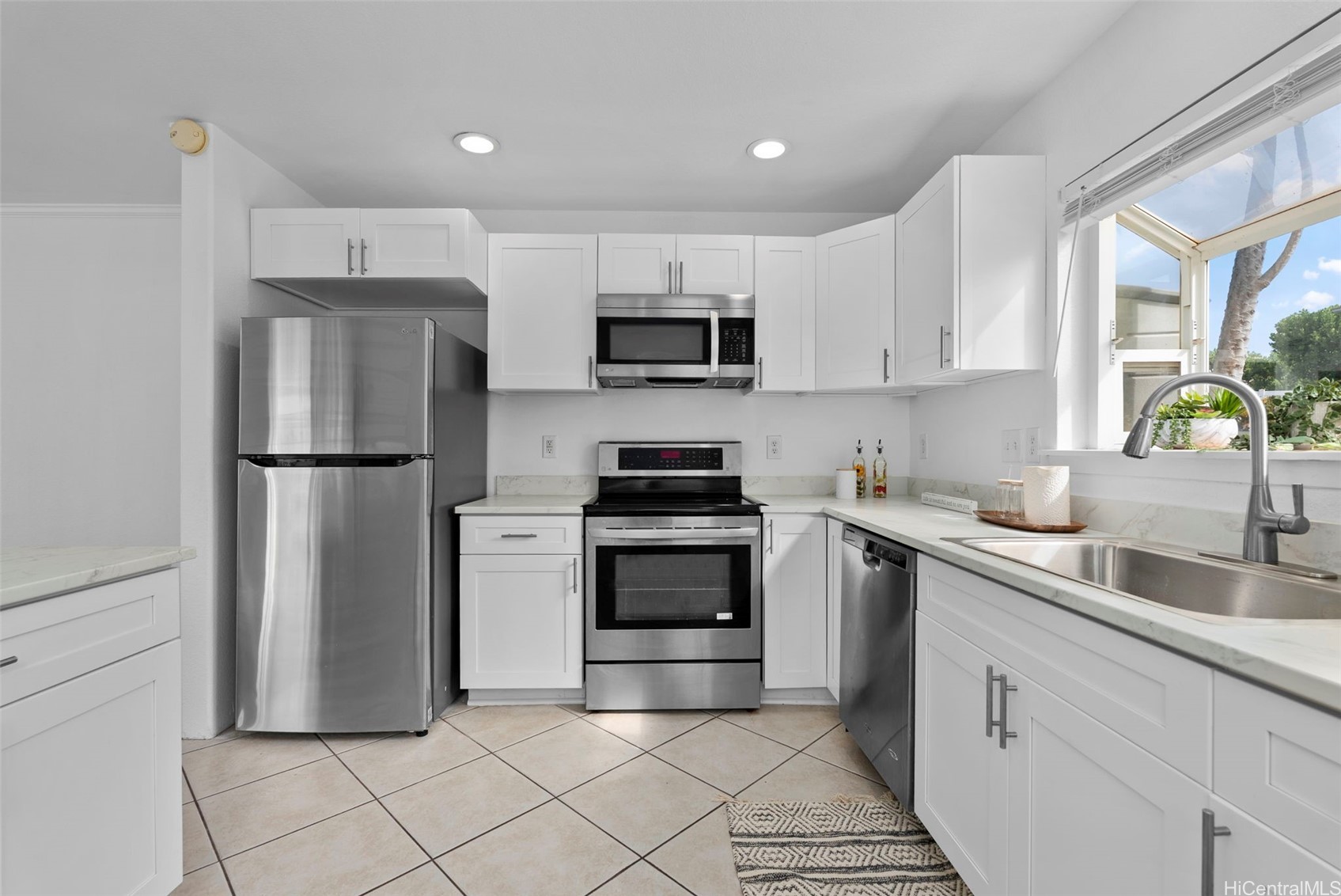 Kapolei, Hawaii, 96707, United States, 3 Bedrooms Bedrooms, ,2 BathroomsBathrooms,Residential,For Sale,1924953