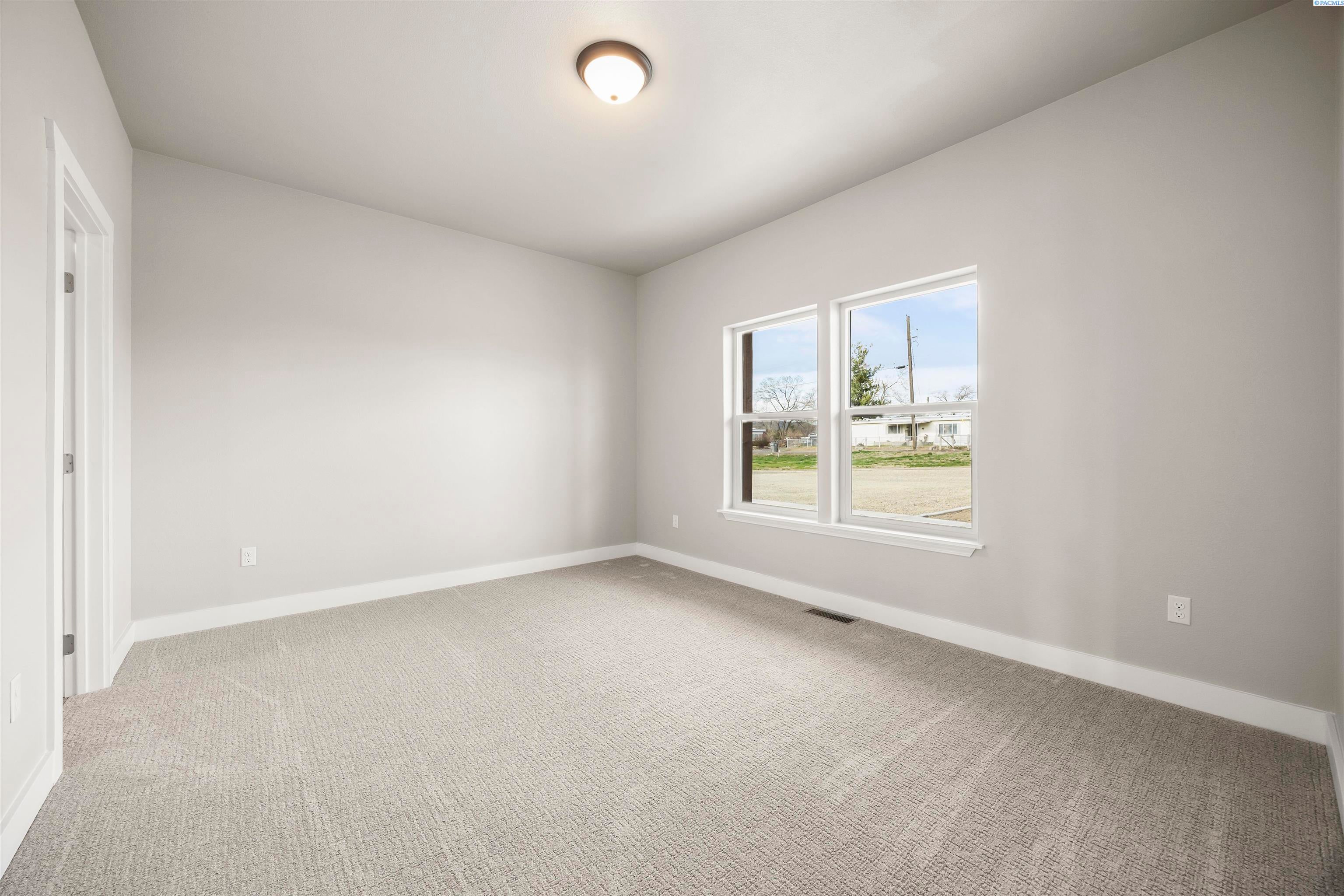 Prosser, Washington, 99350, United States, 3 Bedrooms Bedrooms, ,2 BathroomsBathrooms,Residential,For Sale,2027439