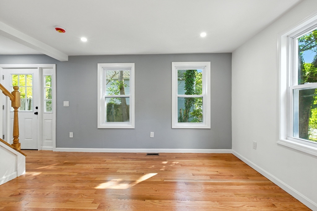 East Bridgewater, Massachusetts, 02333, United States, 3 Bedrooms Bedrooms, ,3 BathroomsBathrooms,Residential,For Sale,1943451