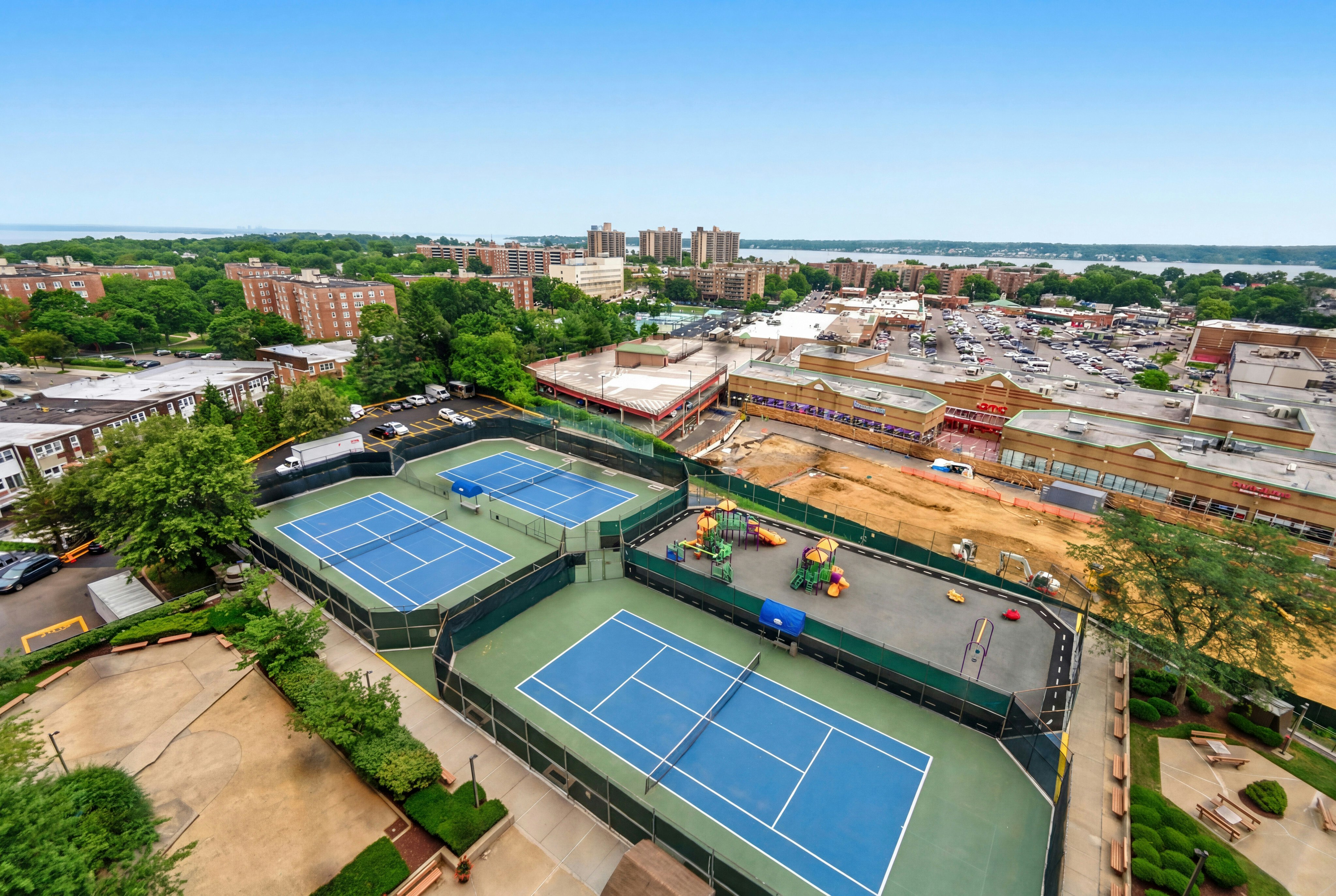  2 Bay Club Drive, Bayside, NY 11360 - 物件實景