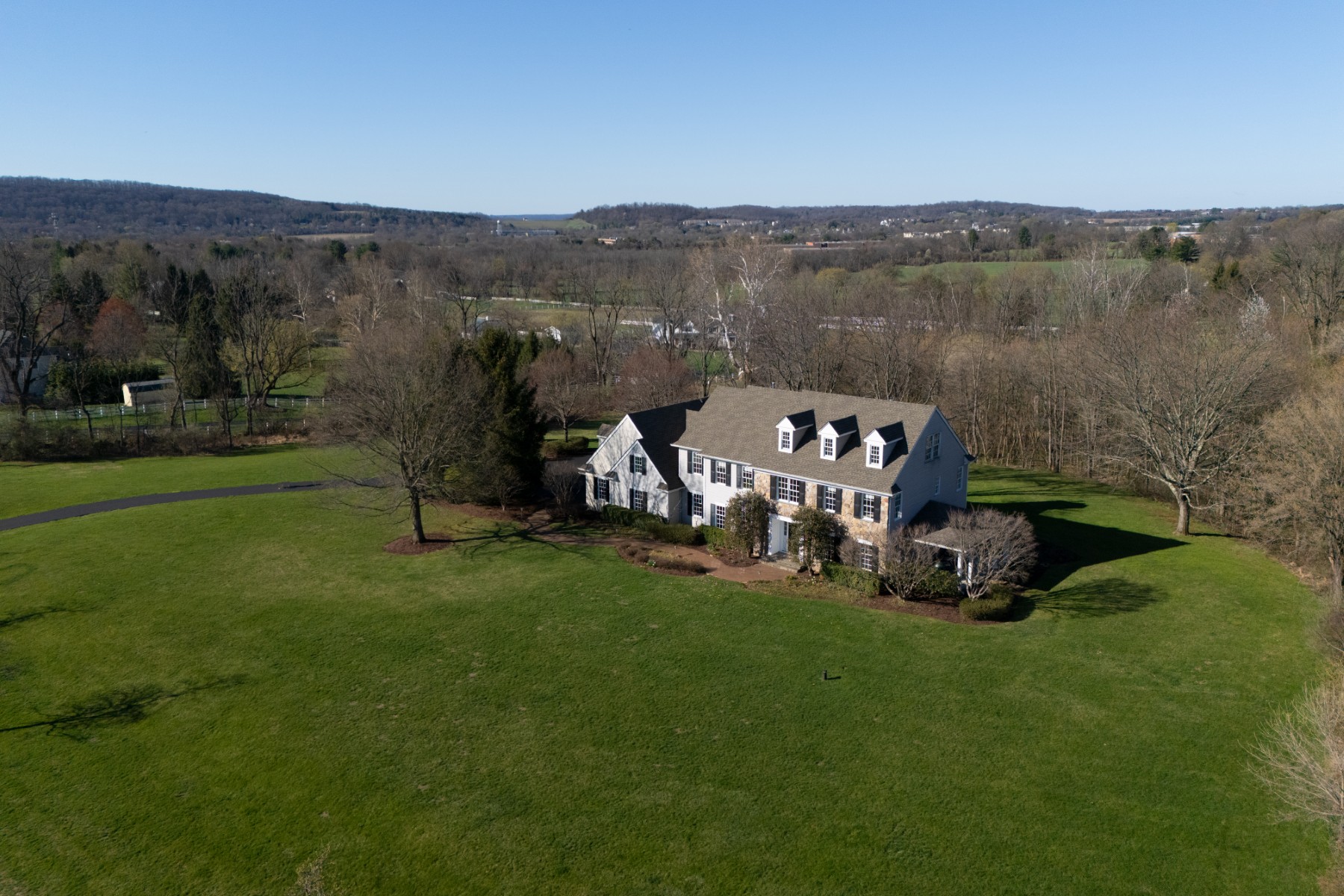  Meticulous ?Hill View Farms? Neighborhood Colonial - 物件實景