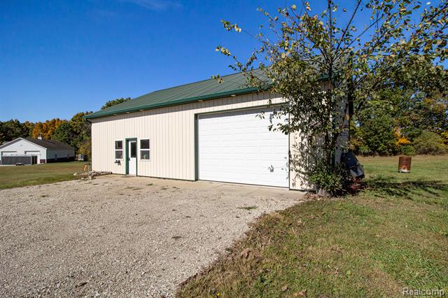 Oceola Twp, Michigan, 48843, United States, 3 Bedrooms Bedrooms, ,4 BathroomsBathrooms,Residential,For Sale,1980235