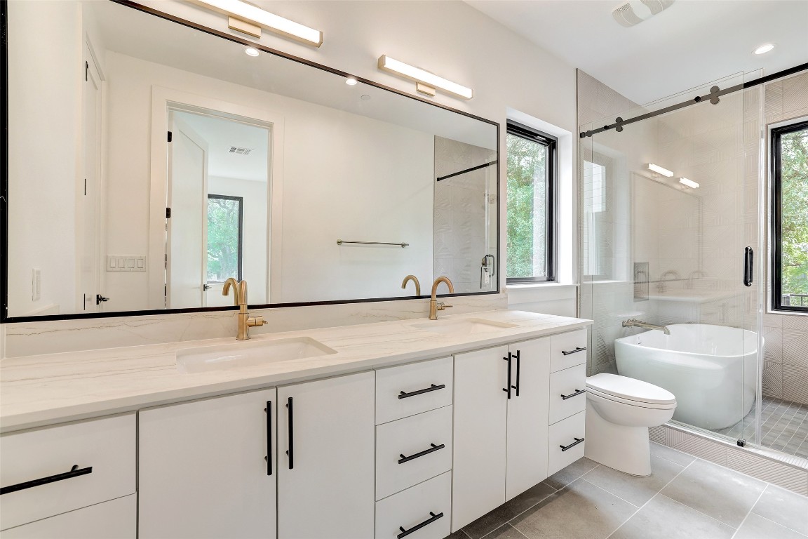 Austin, Texas, 78704, United States, 2 Bedrooms Bedrooms, ,3 BathroomsBathrooms,Residential,For Sale,1901226