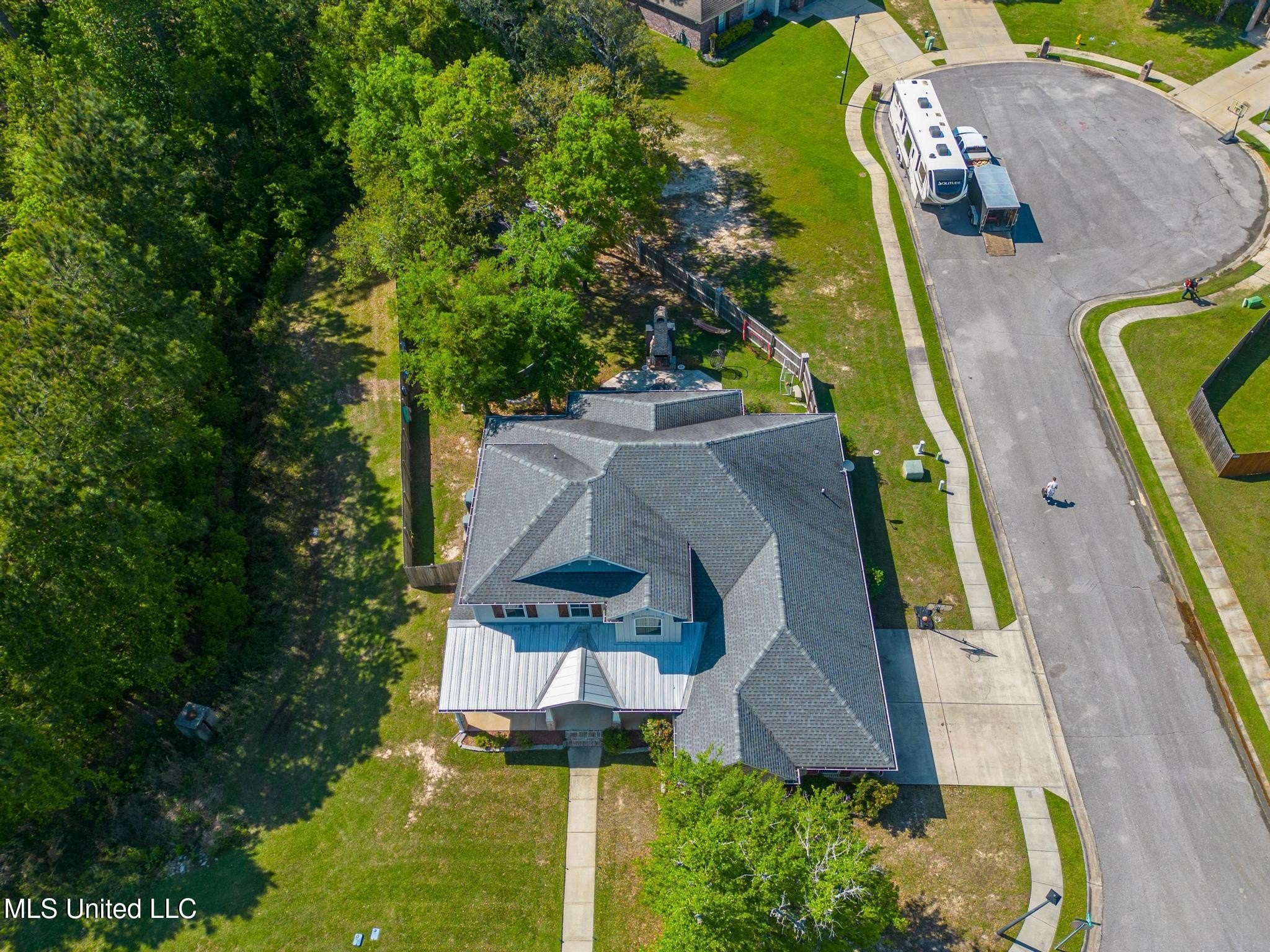 Biloxi, Mississippi, 39532, United States, 6 Bedrooms Bedrooms, ,3 BathroomsBathrooms,Residential,For Sale,1931877