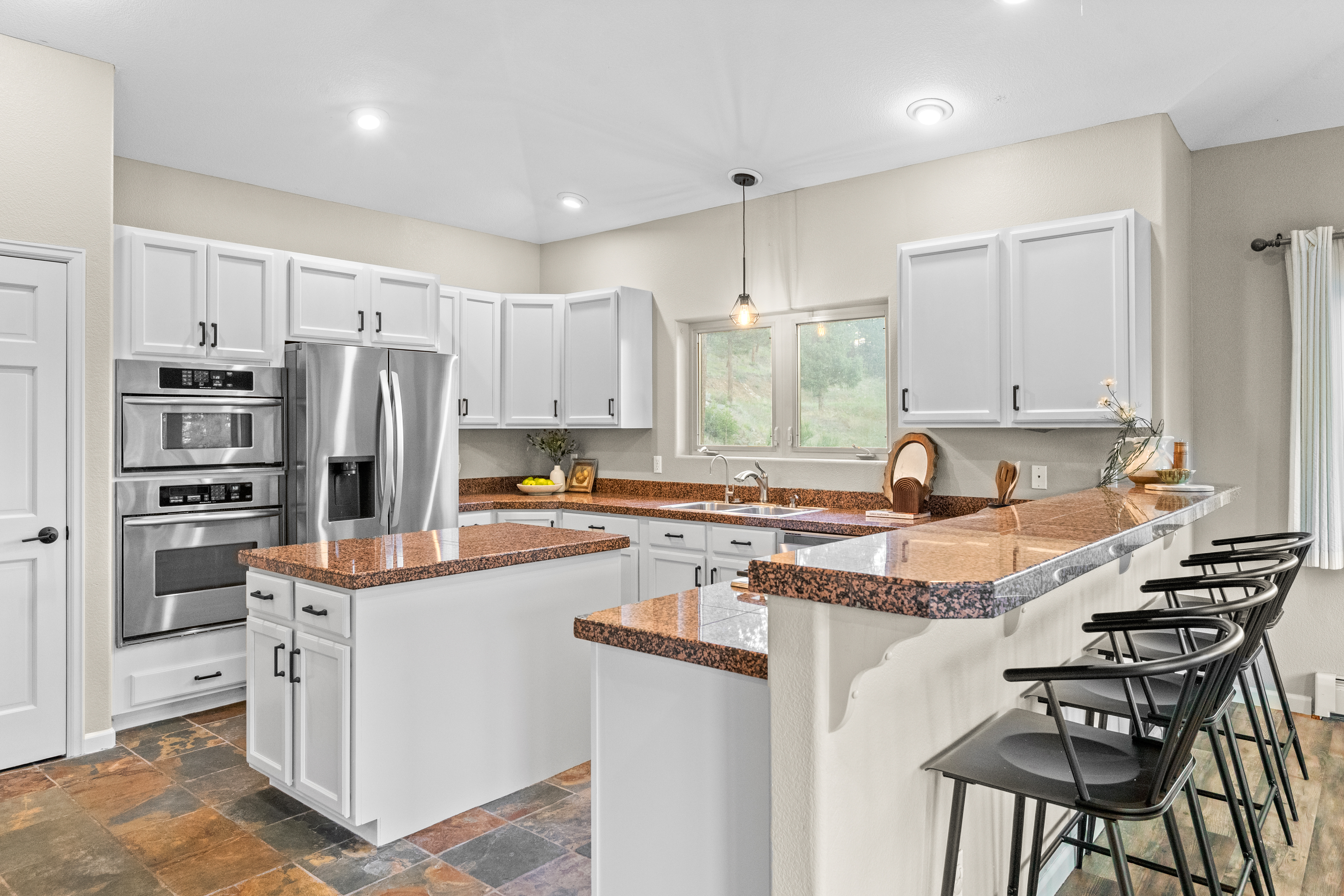  Bear Creek Canyon Mountain Home with Decks, Views & Main Level Living - 物件實景